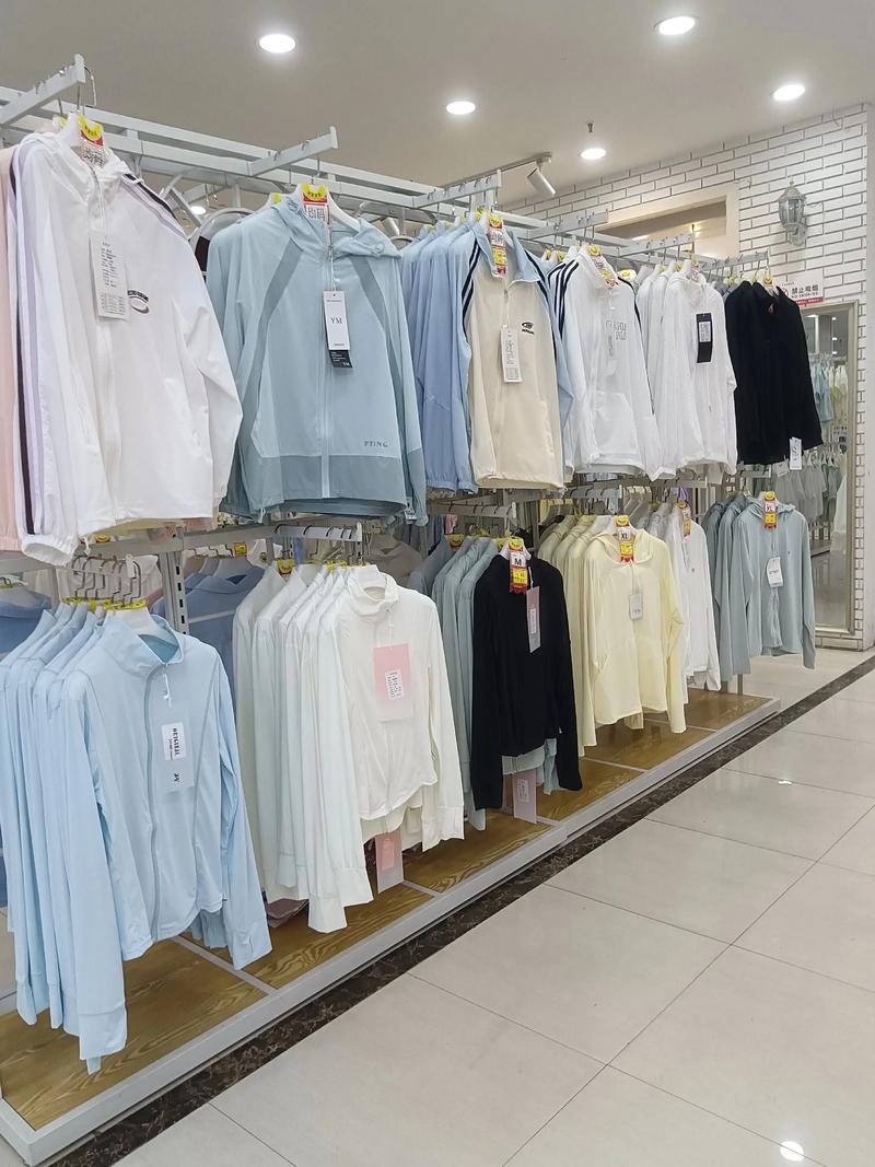 瑶海区服装店：传统与创新的交融